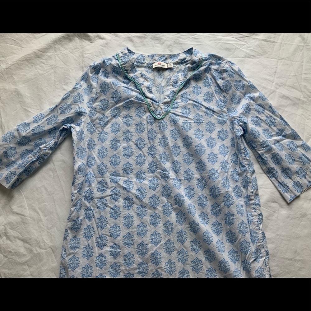 Vineyard vines girls cover up Can fit women’s S